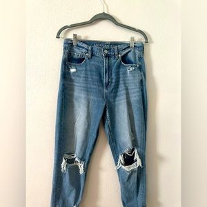 American Eagle Size 4 Mom Jeans